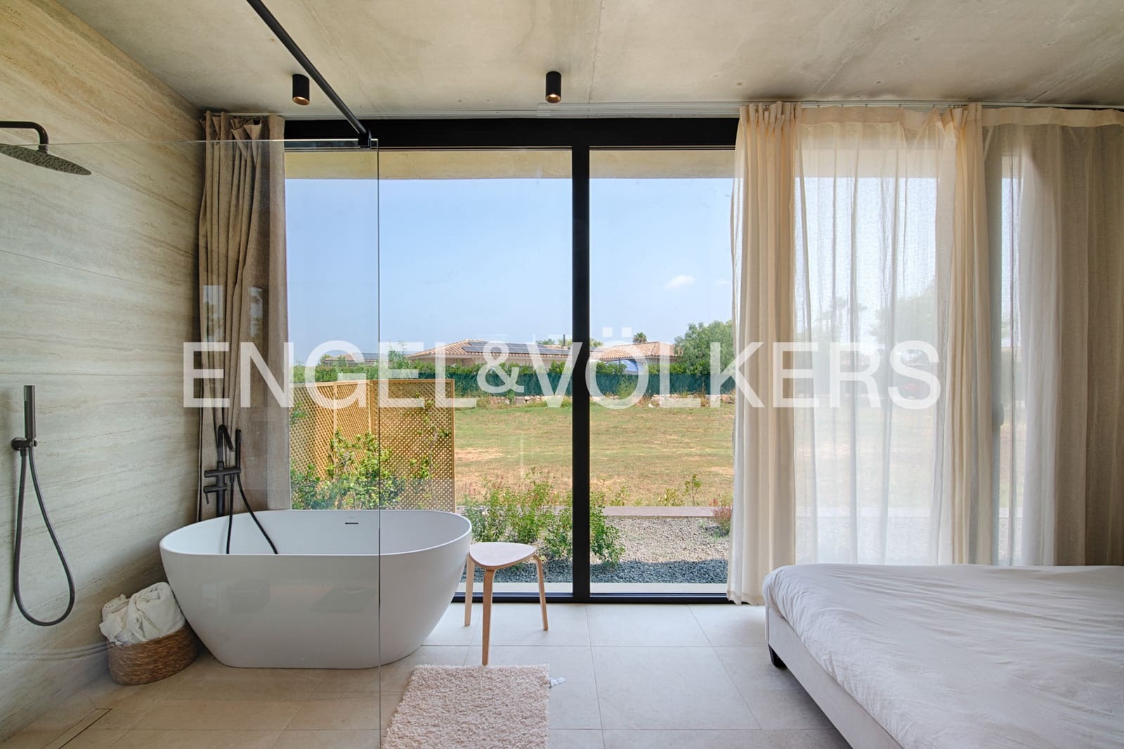 4 bedroom Villa for sale in Navata with pool garage - € 1,150,000 (Ref: 10041898)