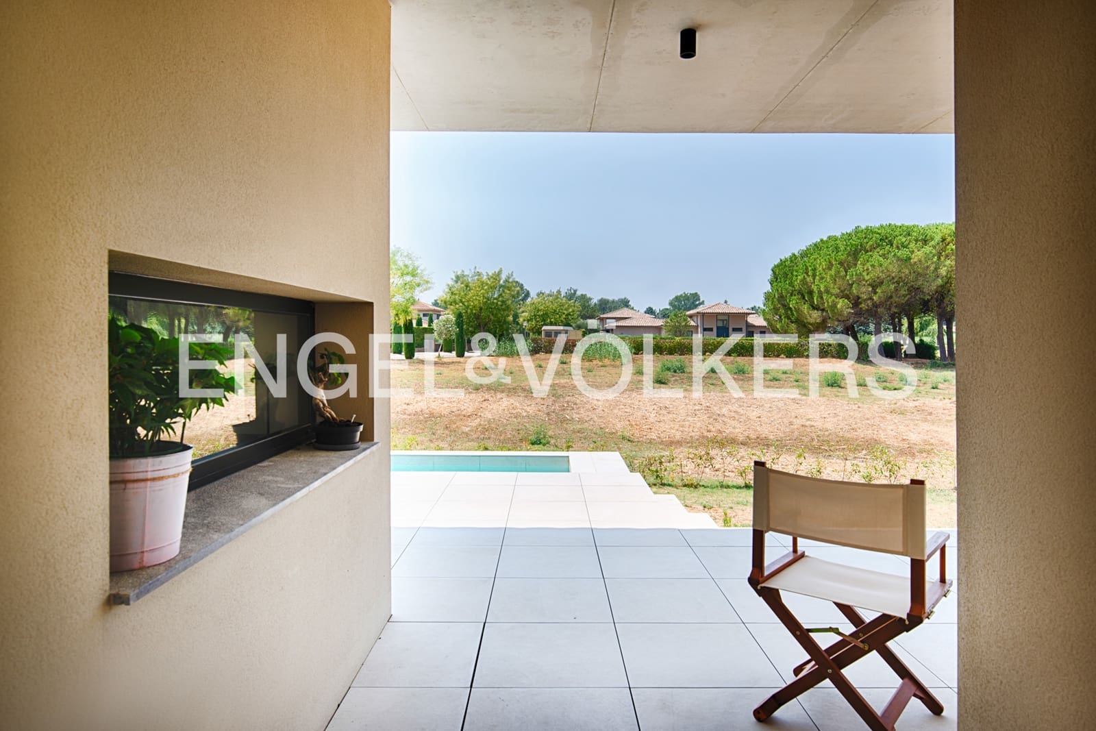 4 bedroom Villa for sale in Navata with pool garage - € 1,150,000 (Ref: 10041898)