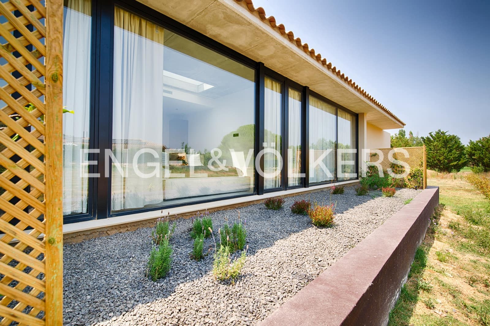 4 bedroom Villa for sale in Navata with pool garage - € 1,150,000 (Ref: 10041898)