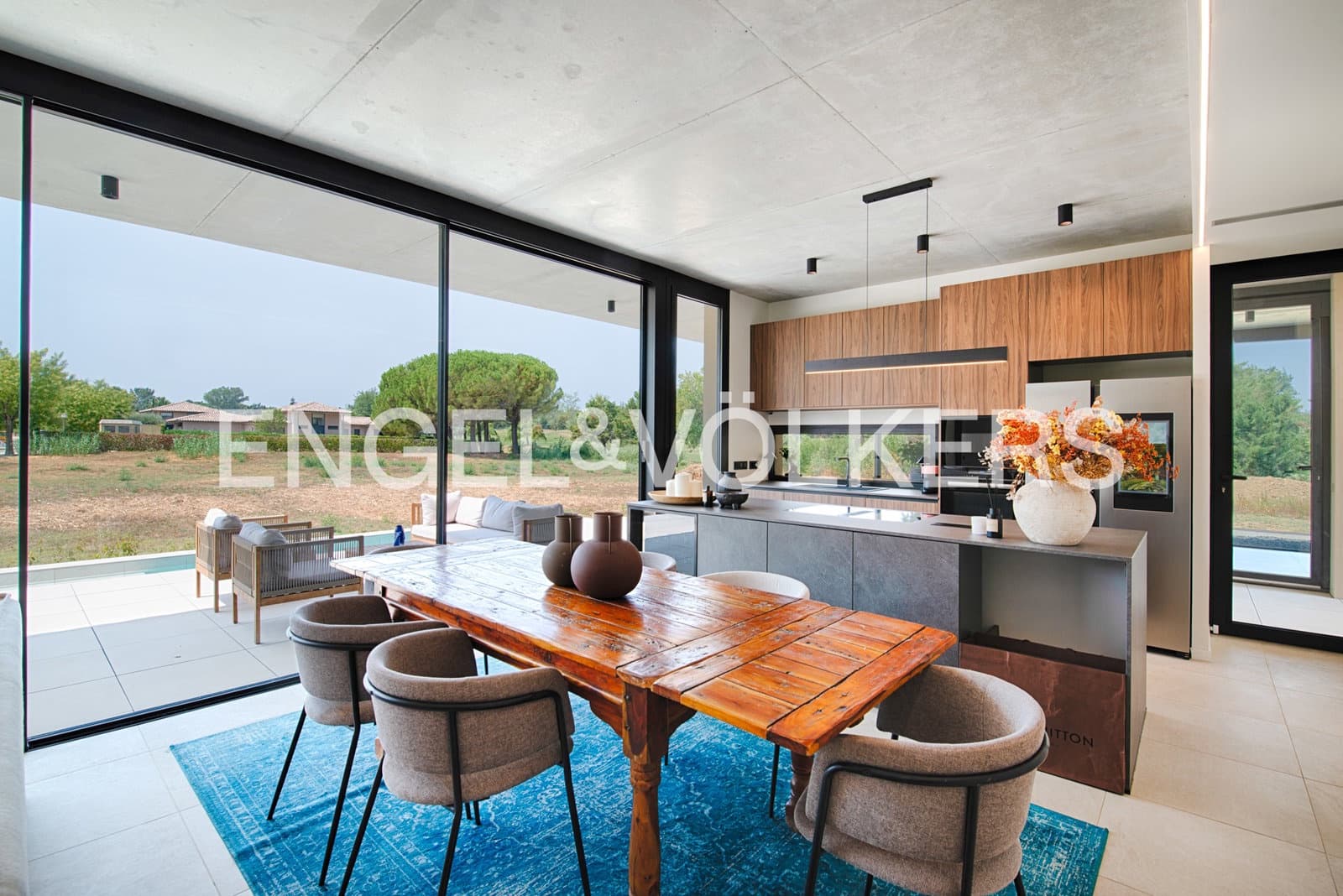 4 bedroom Villa for sale in Navata with pool garage - € 1,150,000 (Ref: 10041898)