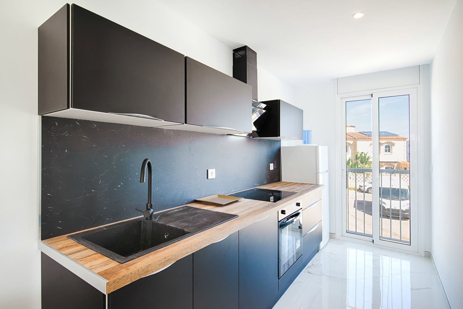 2 bedroom Terraced Villa for sale in Empuriabrava with garage - € 439,000 (Ref: 10042063)