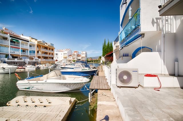 2 soverom Rekkehus til salgs i Empuriabrava, Castelló d'Empúries med garasje - € 439 000 (Ref: 10042063)