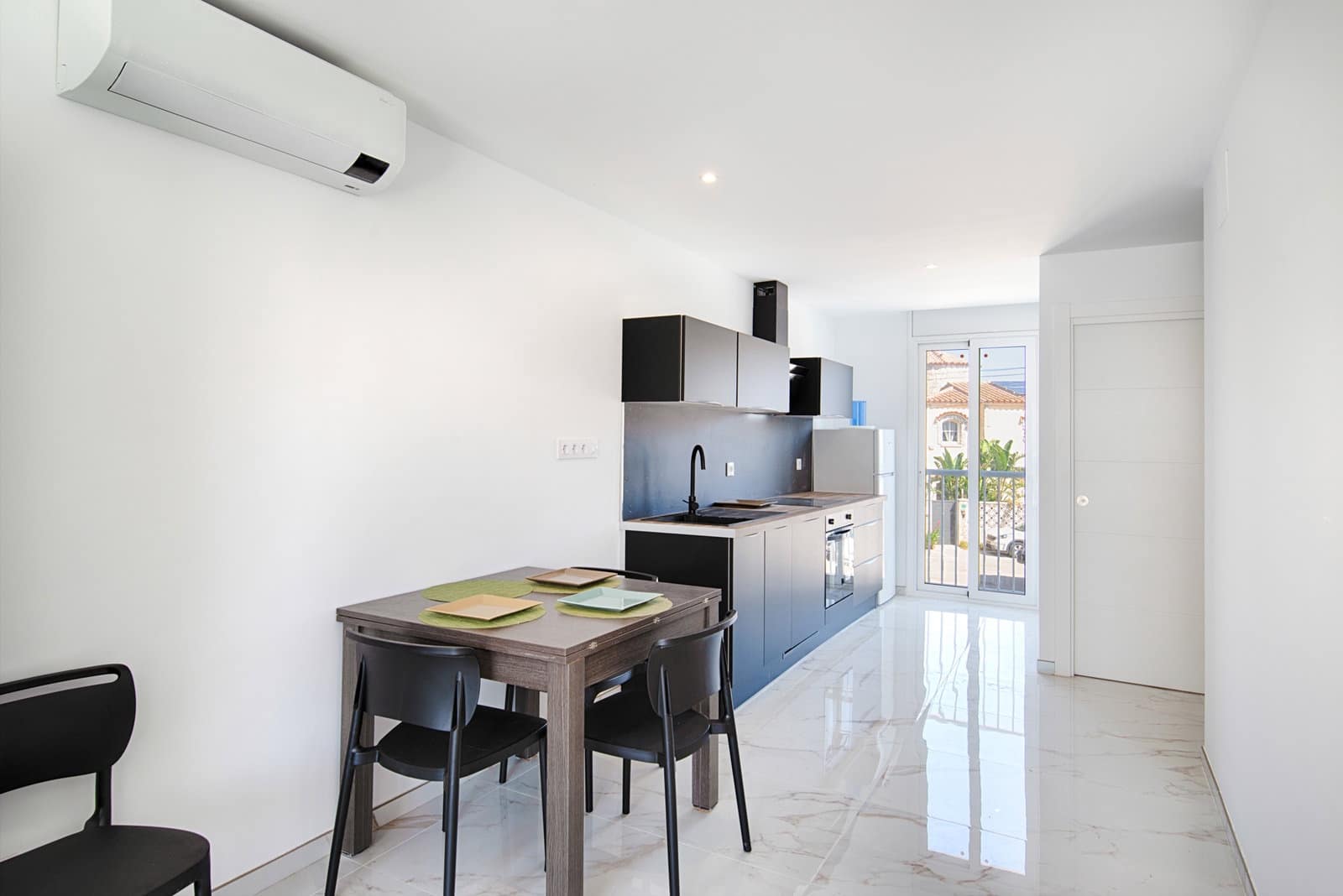 2 bedroom Terraced Villa for sale in Empuriabrava with garage - € 439,000 (Ref: 10042063)