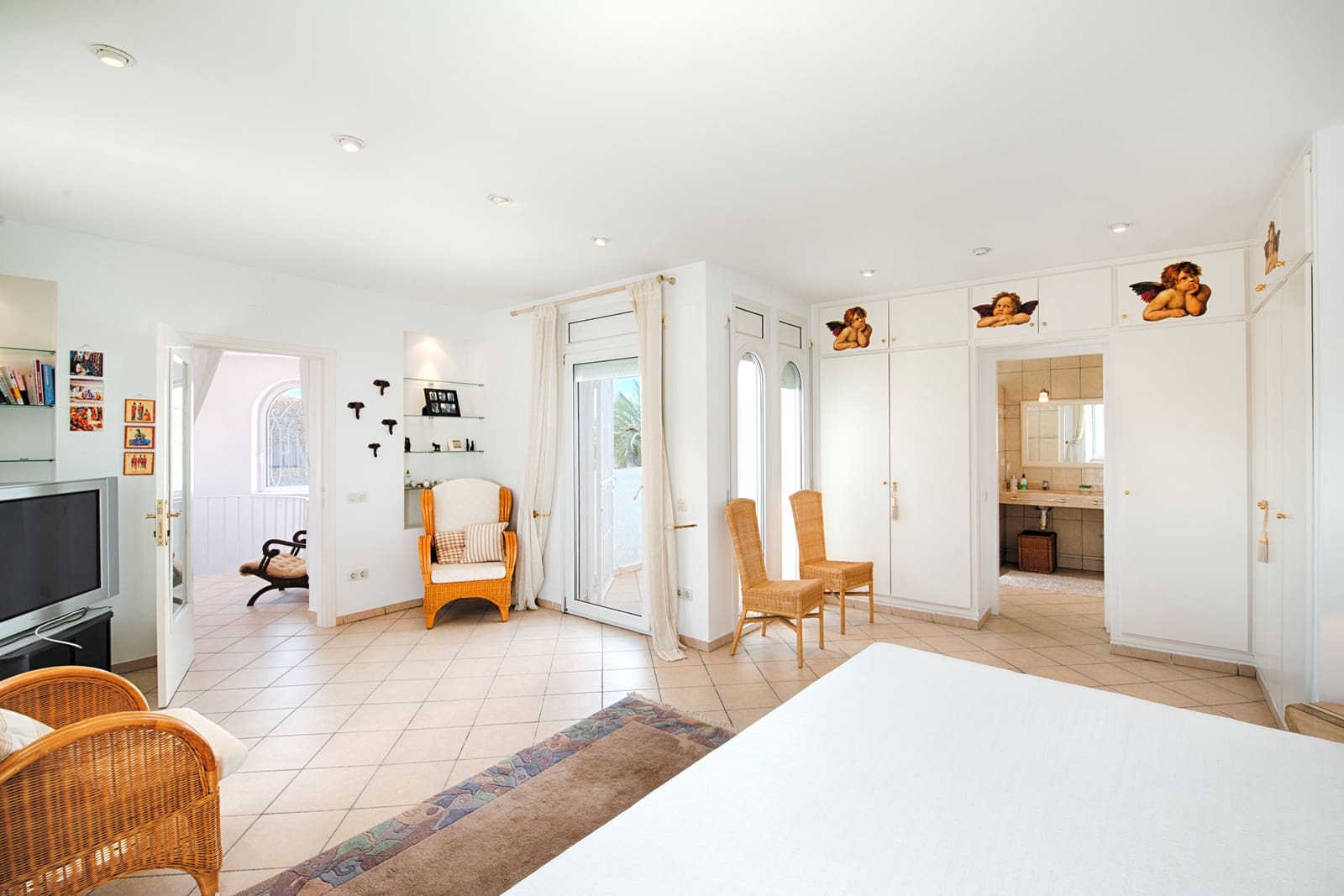3 bedroom Villa for sale in Empuriabrava with pool garage - € 570,000 (Ref: 10044126)