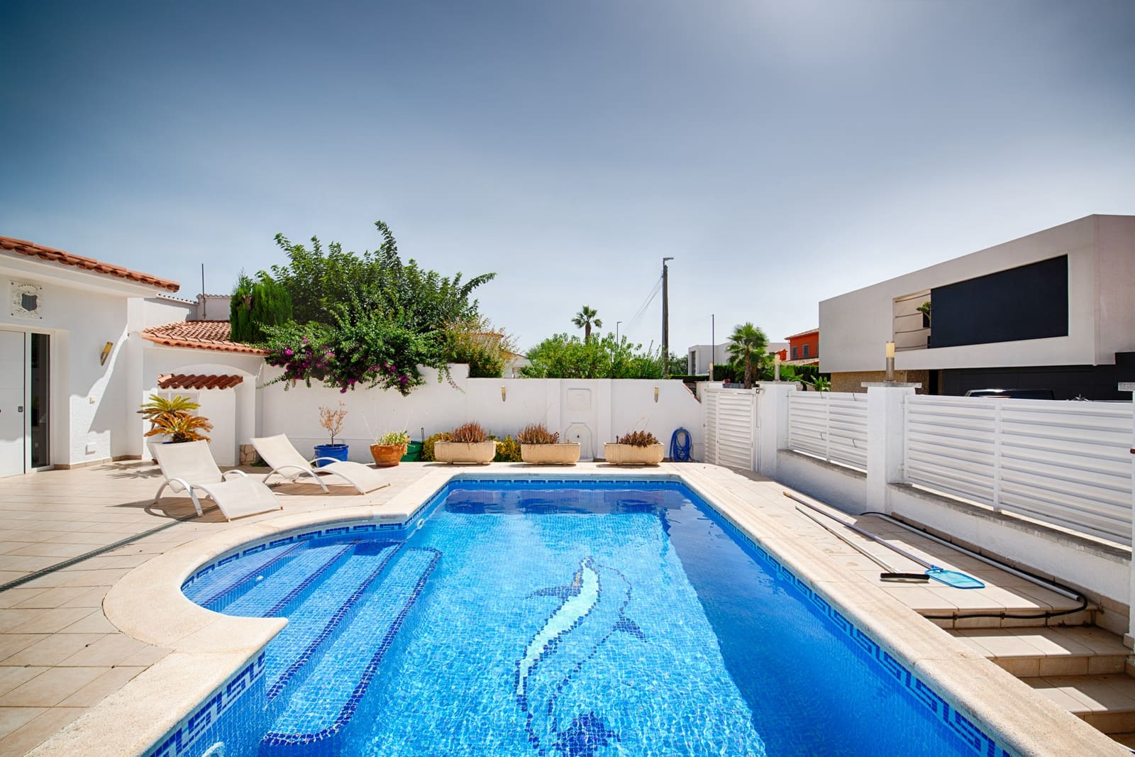 3 bedroom Villa for sale in Empuriabrava with pool garage - € 570,000 (Ref: 10044126)