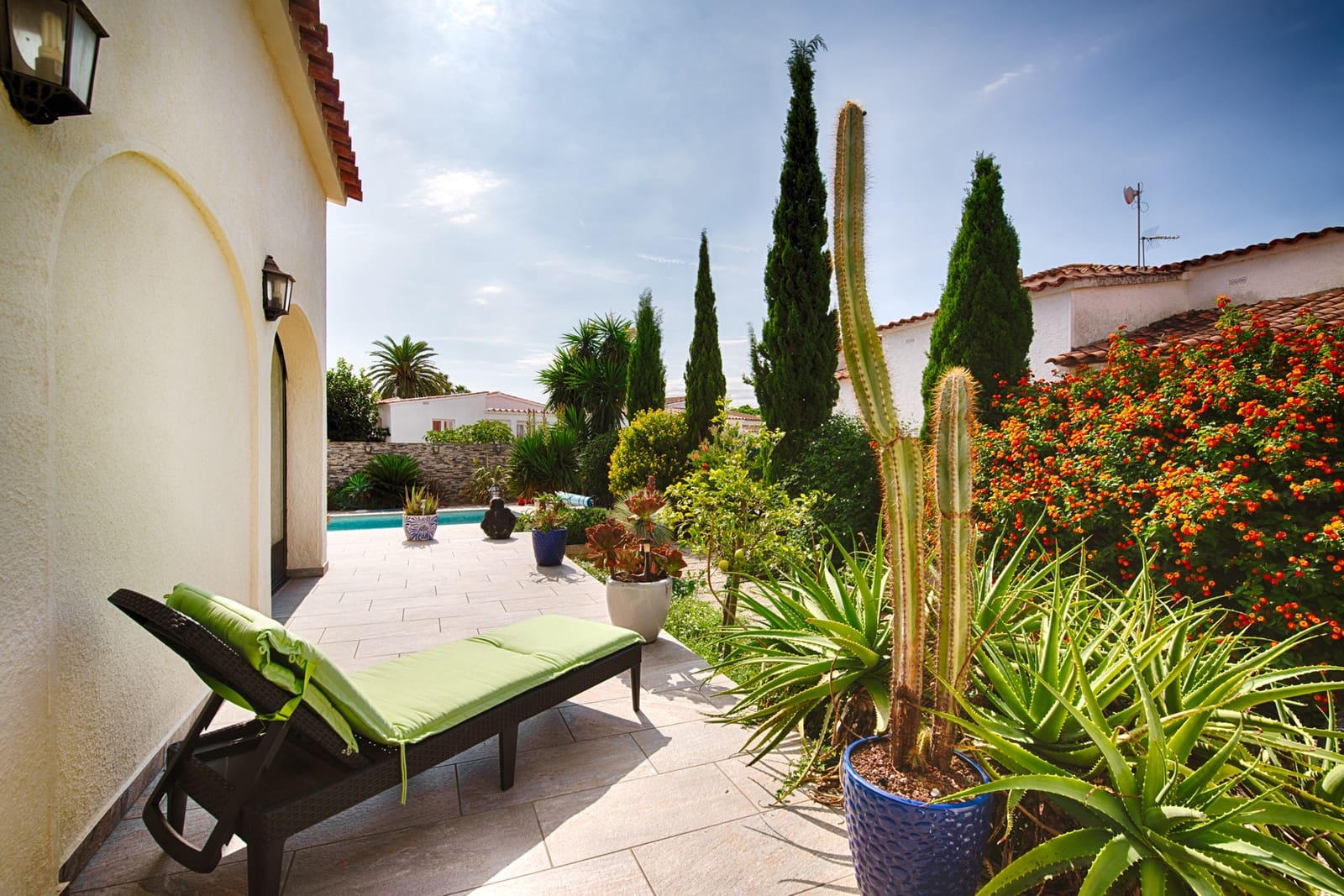 Casa de 6 habitaciones en Empuriabrava en venta con piscina - 749.000 € (Ref: 10091417)
