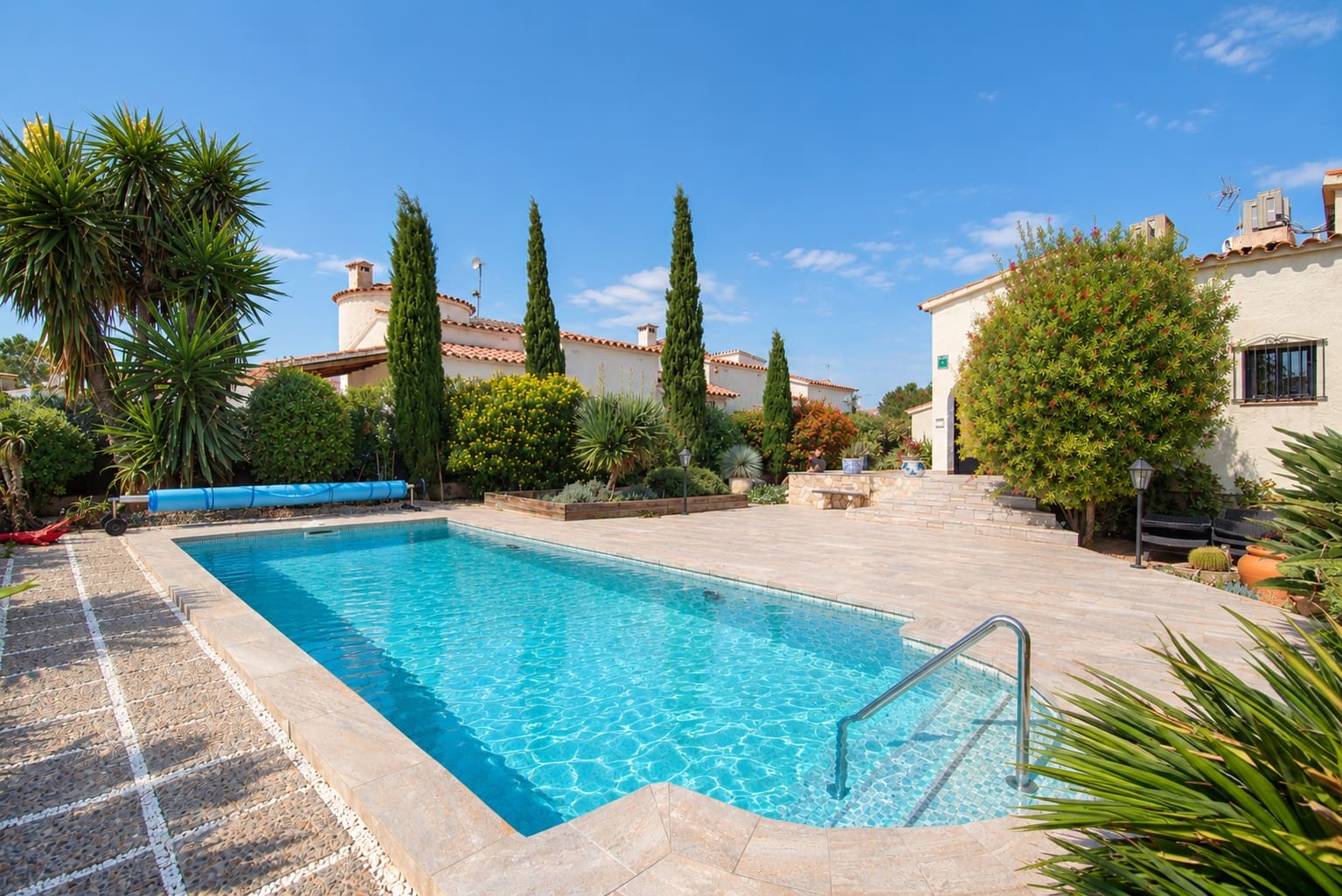 6 bedroom Townhouse for sale in Empuriabrava with pool - € 749,000 (Ref: 10091417)