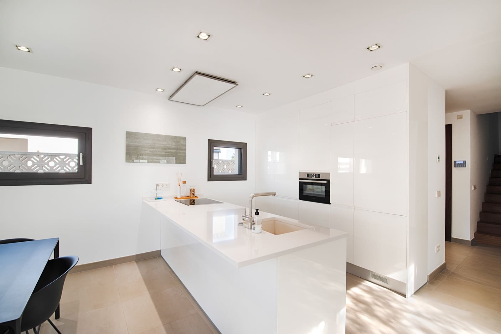 4 bedroom Townhouse for sale in Empuriabrava with pool garage - € 1,699,000 (Ref: 10118011)