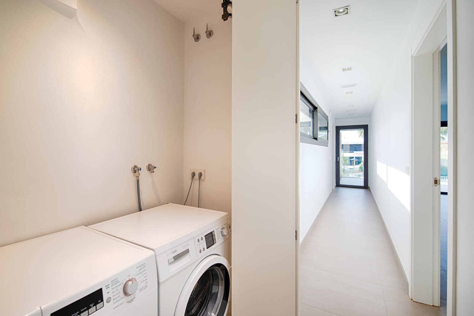 4 bedroom Townhouse for sale in Empuriabrava with pool garage - € 1,699,000 (Ref: 10118011)