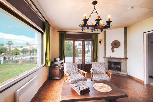 2 quarto Casa em Banda para venda em Empuriabrava, Castelló d'Empúries - 1 199 000 € (Ref: 10120748)