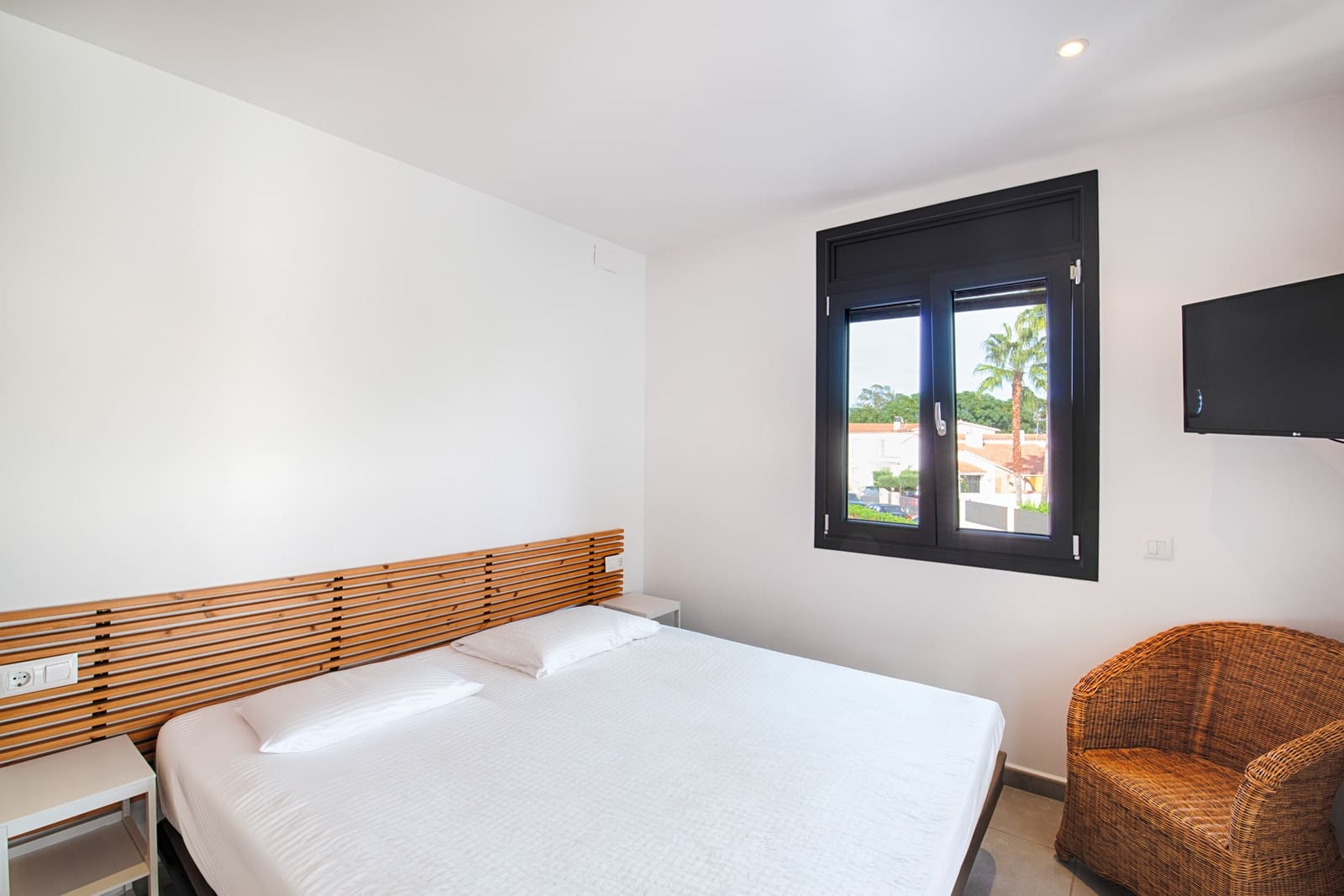 4 makuuhuone Omakotitalo myytävänä paikassa Empuriabrava mukana uima-altaan 
autotalli - 599 000 € (Ref: 10120864)
