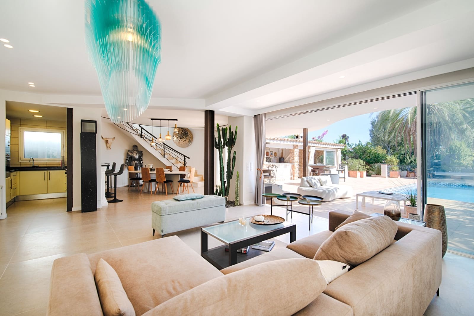 6 soveværelse Byhus til salg i Empuriabrava med swimmingpool garage - € 1.990.000 (Ref: 10136300)