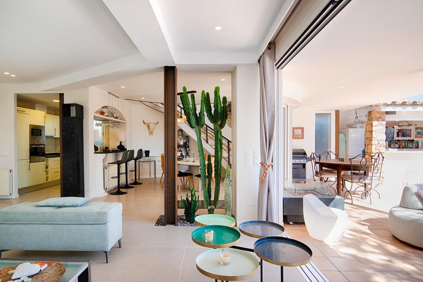6 soveværelse Byhus til salg i Empuriabrava med swimmingpool garage - € 1.990.000 (Ref: 10136300)