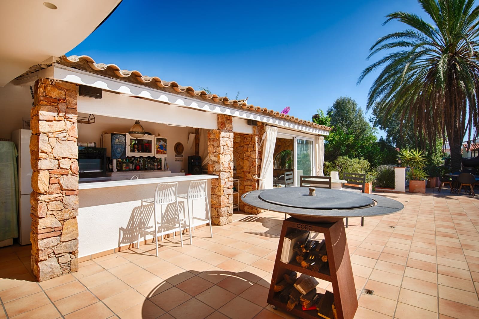 6 soveværelse Byhus til salg i Empuriabrava med swimmingpool garage - € 1.990.000 (Ref: 10136300)