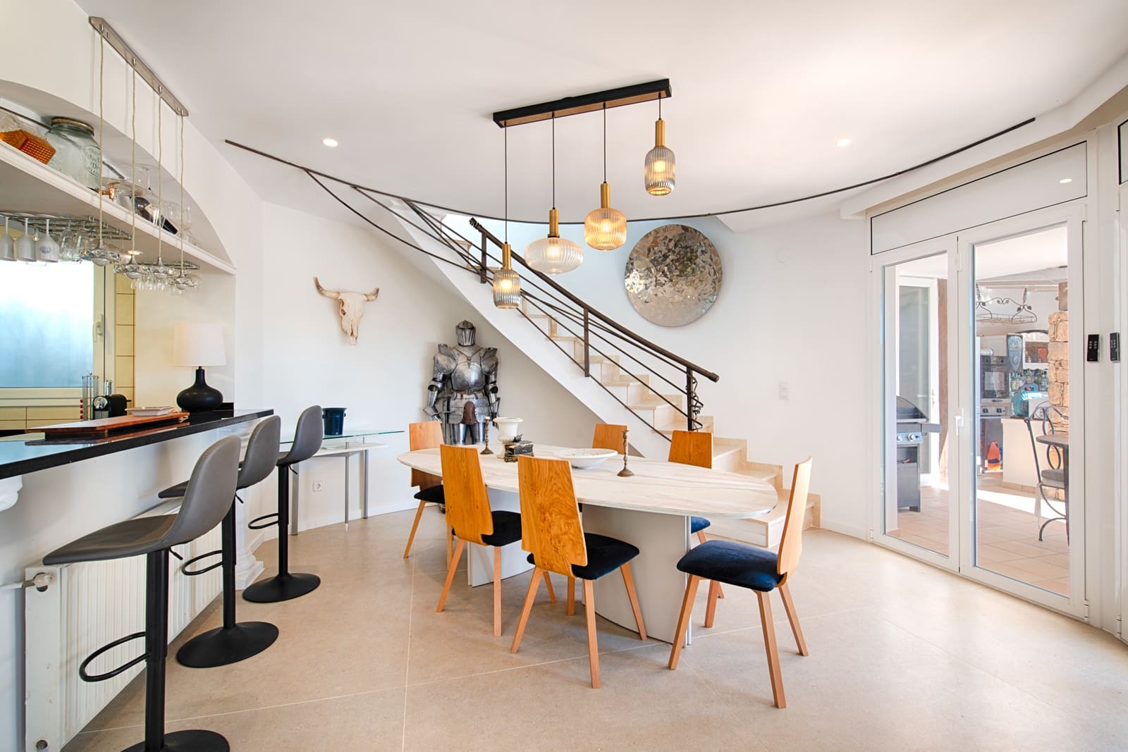 6 soveværelse Byhus til salg i Empuriabrava med swimmingpool garage - € 1.990.000 (Ref: 10136300)
