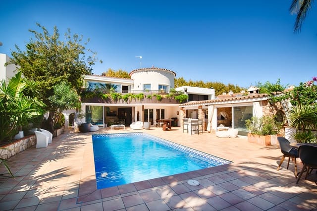 6 soveværelse Byhus til salg i Empuriabrava, Castelló d'Empúries med swimmingpool garage - € 1.990.000 (Ref: 10136300)