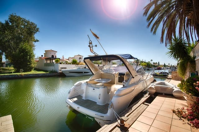 6 soveværelse Byhus til salg i Empuriabrava, Castelló d'Empúries med swimmingpool garage - € 1.990.000 (Ref: 10136300)