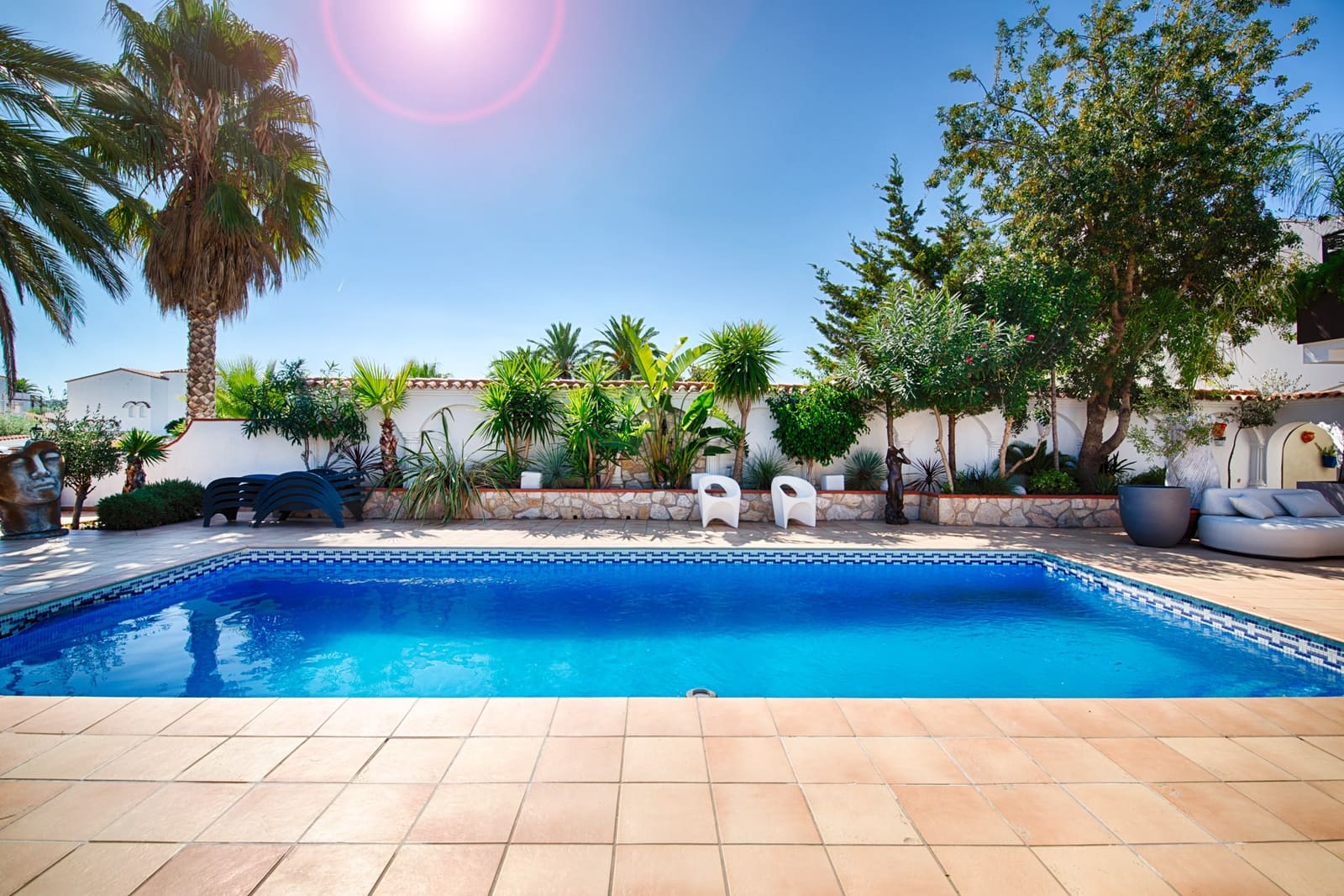 6 soveværelse Byhus til salg i Empuriabrava med swimmingpool garage - € 1.990.000 (Ref: 10136300)