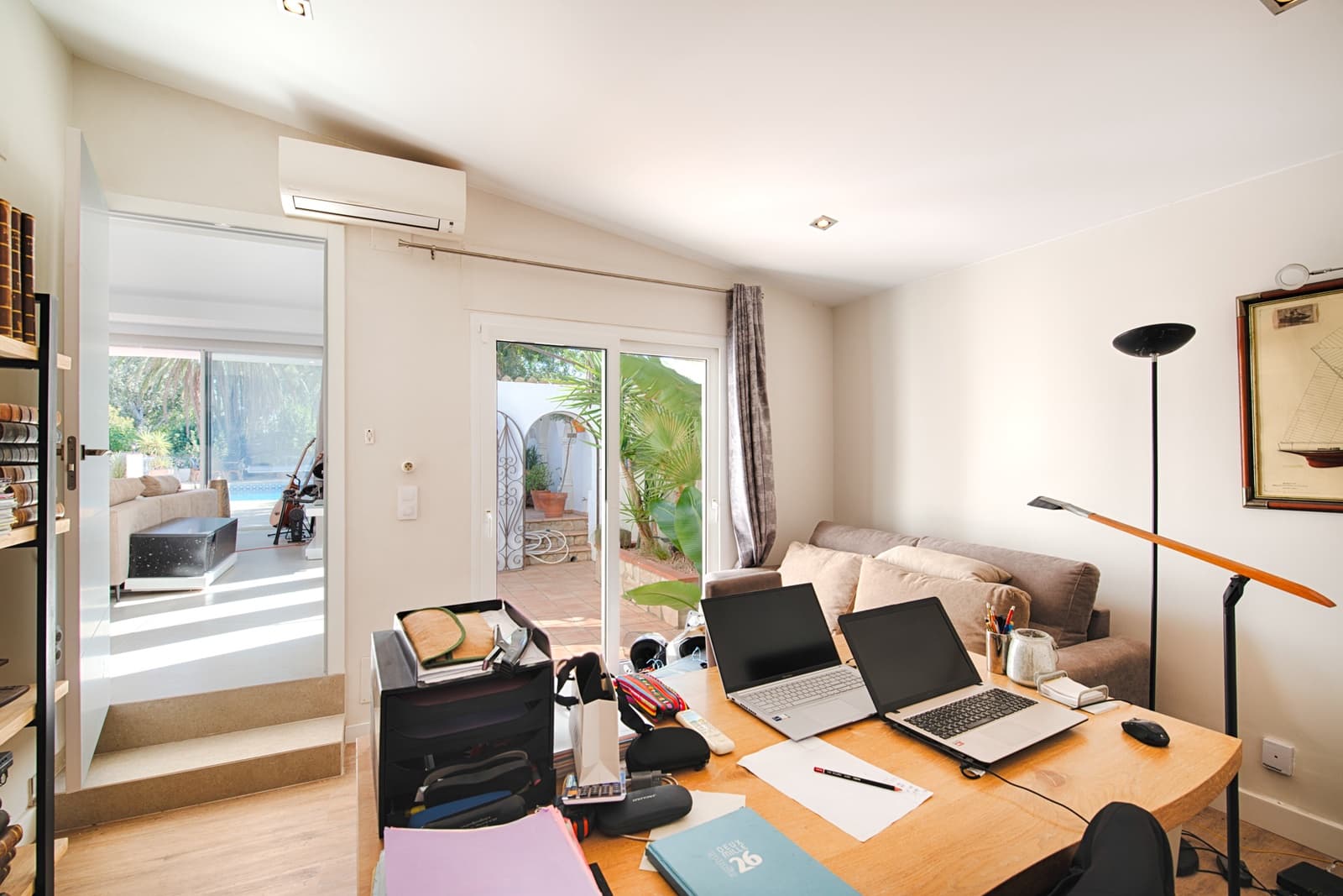 6 soveværelse Byhus til salg i Empuriabrava med swimmingpool garage - € 1.990.000 (Ref: 10136300)