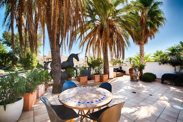 6 soveværelse Byhus til salg i Empuriabrava, Castelló d'Empúries med swimmingpool garage - € 1.990.000 (Ref: 10136300)