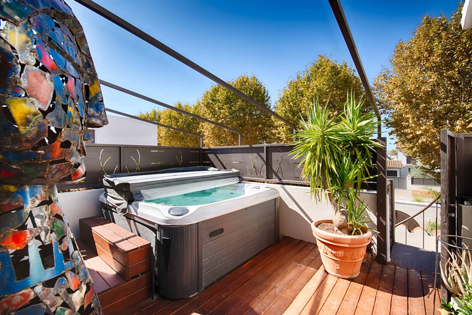 6 soveværelse Byhus til salg i Empuriabrava med swimmingpool garage - € 1.990.000 (Ref: 10136300)