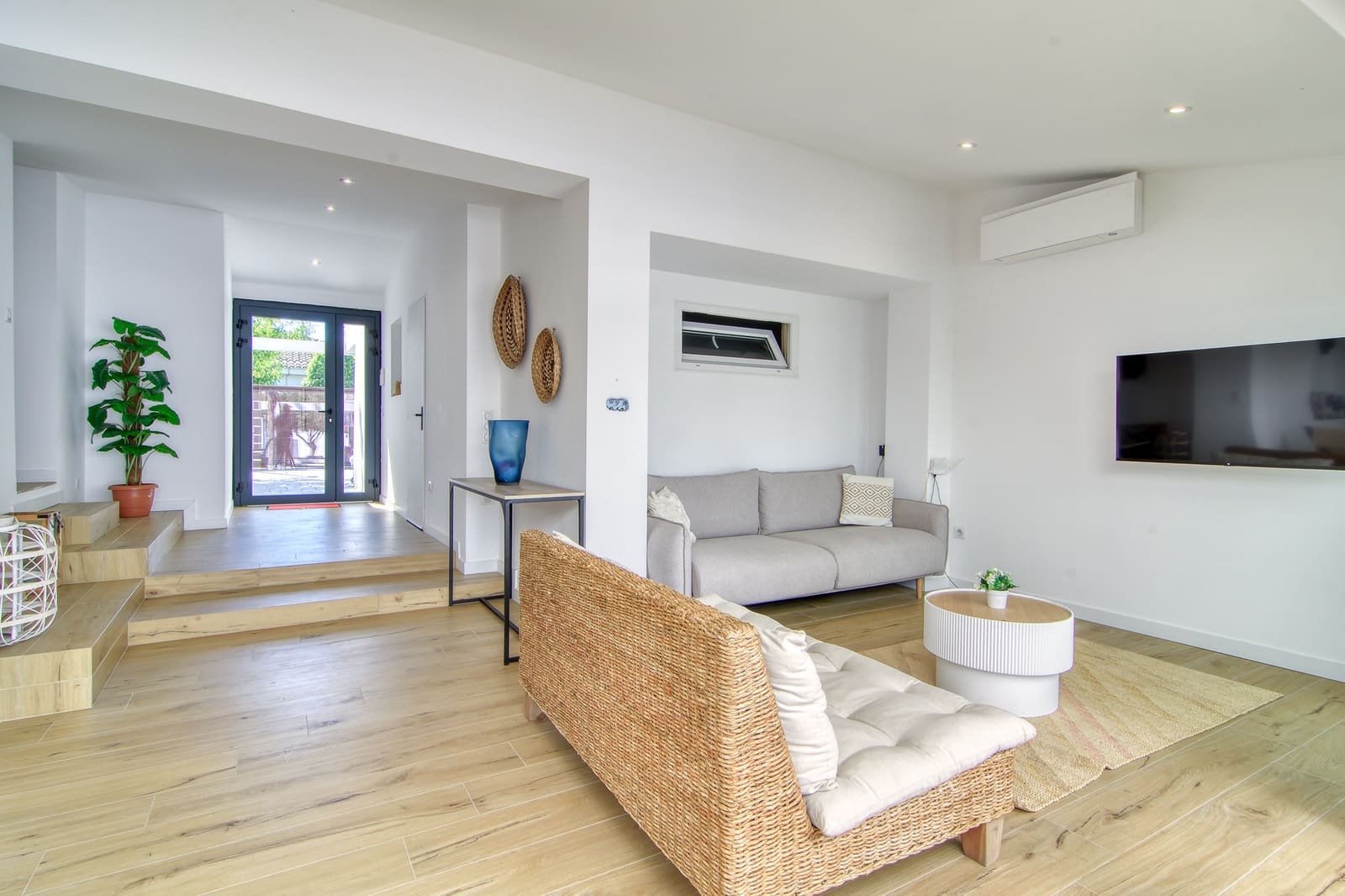 6 bedroom Townhouse for sale in Empuriabrava with pool garage - € 1,399,000 (Ref: 10144896)