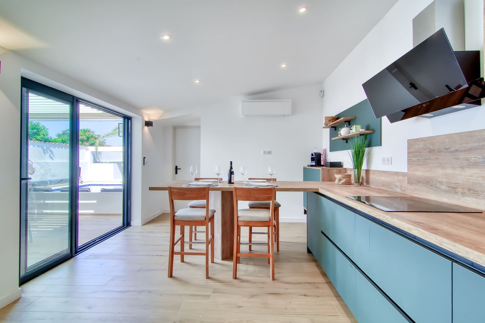 6 bedroom Townhouse for sale in Empuriabrava with pool garage - € 1,399,000 (Ref: 10144896)