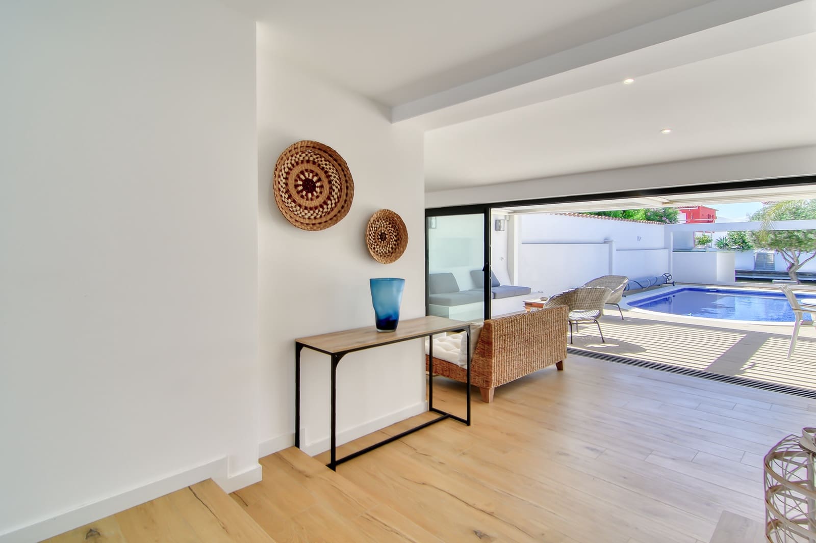6 bedroom Townhouse for sale in Empuriabrava with pool garage - € 1,399,000 (Ref: 10144896)