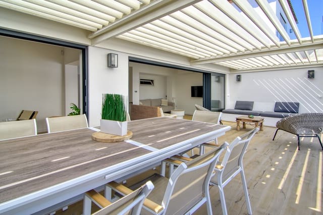 6 bedroom Townhouse for sale in Empuriabrava, Castelló d'Empúries with pool garage - € 1,399,000 (Ref: 10144896)
