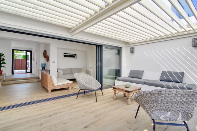 6 bedroom Townhouse for sale in Empuriabrava, Castelló d'Empúries with pool garage - € 1,399,000 (Ref: 10144896)