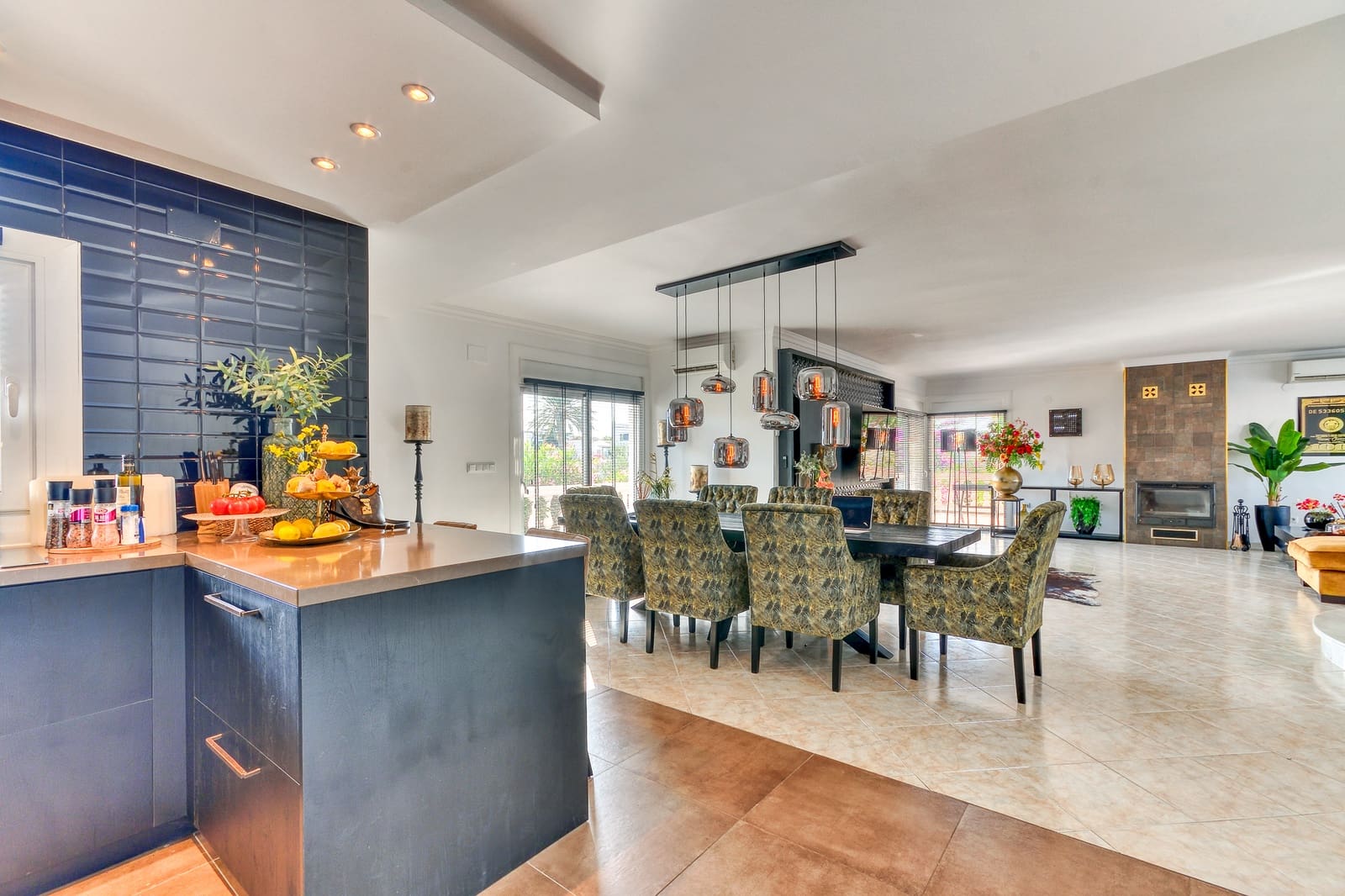 4 bedroom Townhouse for sale in Empuriabrava with pool garage - € 1,490,000 (Ref: 10144921)