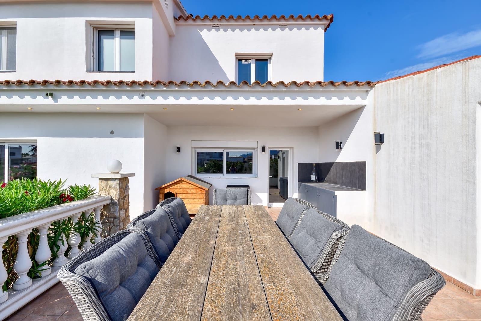 4 bedroom Townhouse for sale in Empuriabrava with pool garage - € 1,490,000 (Ref: 10144921)