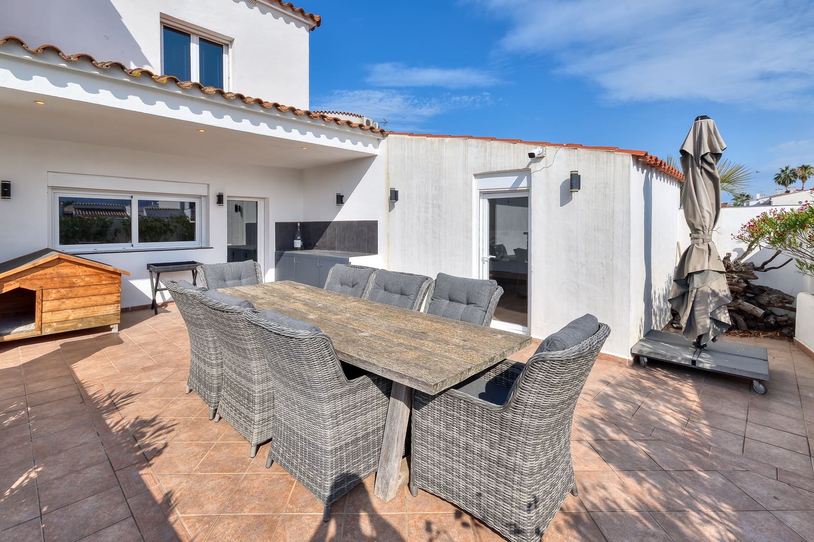 4 bedroom Townhouse for sale in Empuriabrava with pool garage - € 1,490,000 (Ref: 10144921)