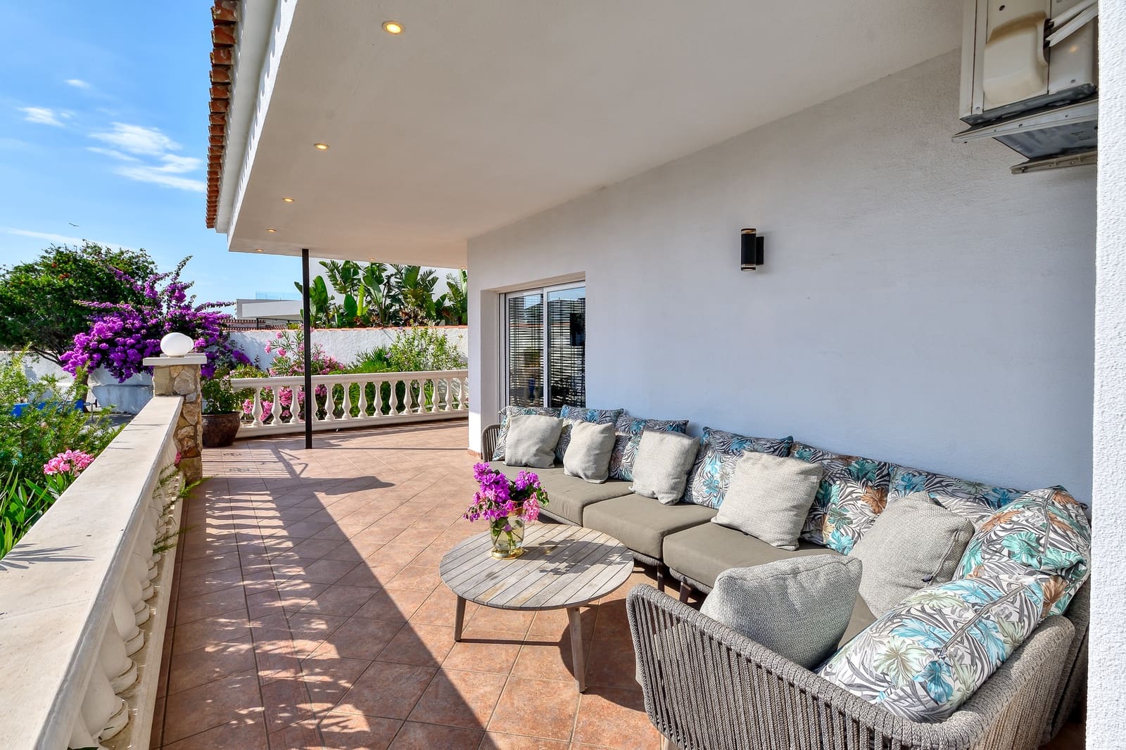 4 bedroom Townhouse for sale in Empuriabrava with pool garage - € 1,490,000 (Ref: 10144921)