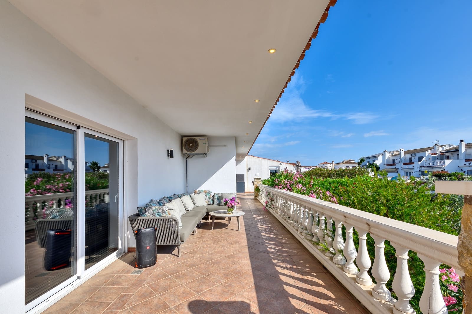 4 bedroom Townhouse for sale in Empuriabrava with pool garage - € 1,490,000 (Ref: 10144921)