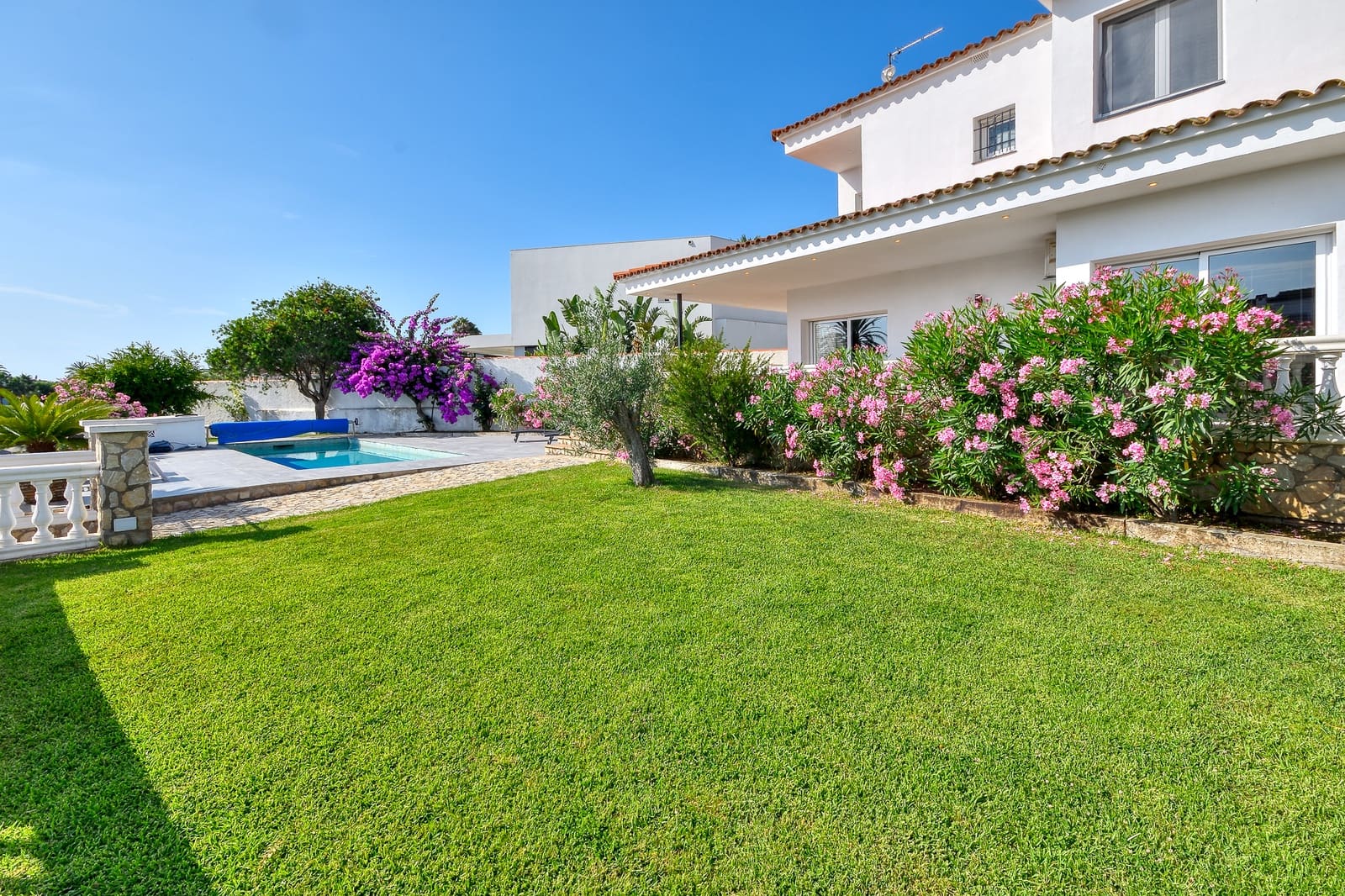 4 bedroom Townhouse for sale in Empuriabrava with pool garage - € 1,490,000 (Ref: 10144921)