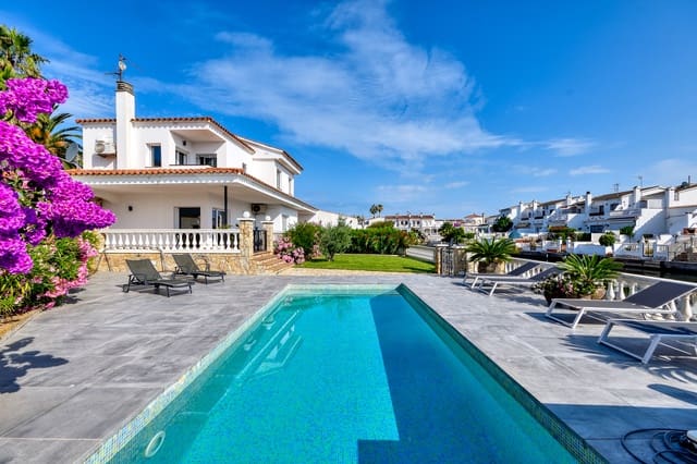 4 bedroom Townhouse for sale in Empuriabrava, Castelló d'Empúries with pool garage - € 1,490,000 (Ref: 10144921)