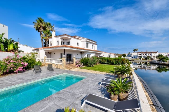 4 bedroom Townhouse for sale in Empuriabrava, Castelló d'Empúries with pool garage - € 1,490,000 (Ref: 10144921)