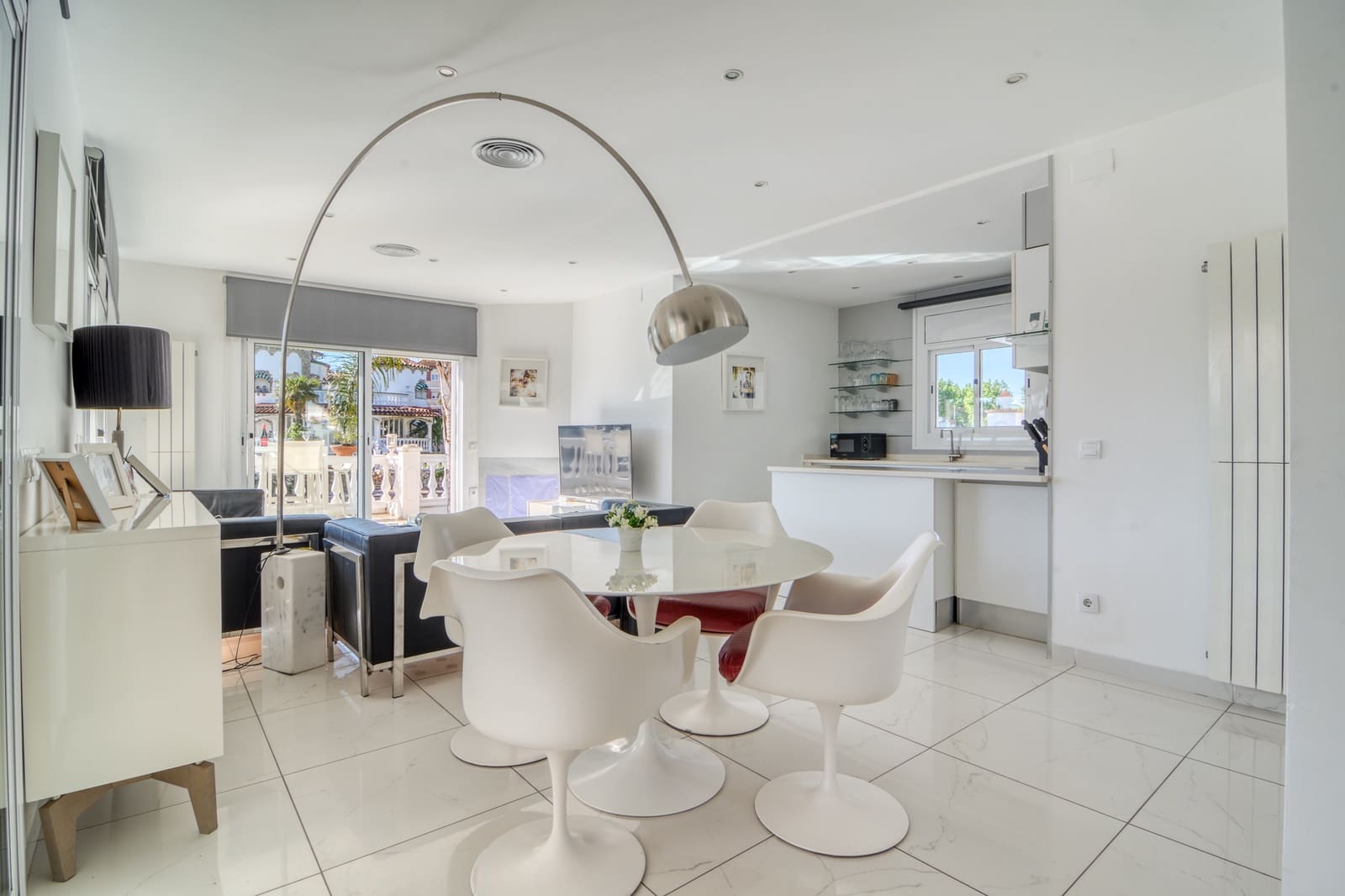 3 sypialnia Dom na sprzedaż w Empuriabrava z basenem garażem - 1 250 000 € (Ref: 10145030)