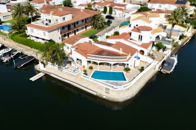 3 camera da letto Casa in vendita in Empuriabrava, Castelló d'Empúries con piscina garage - 1.250.000 € (Rif: 10145030)