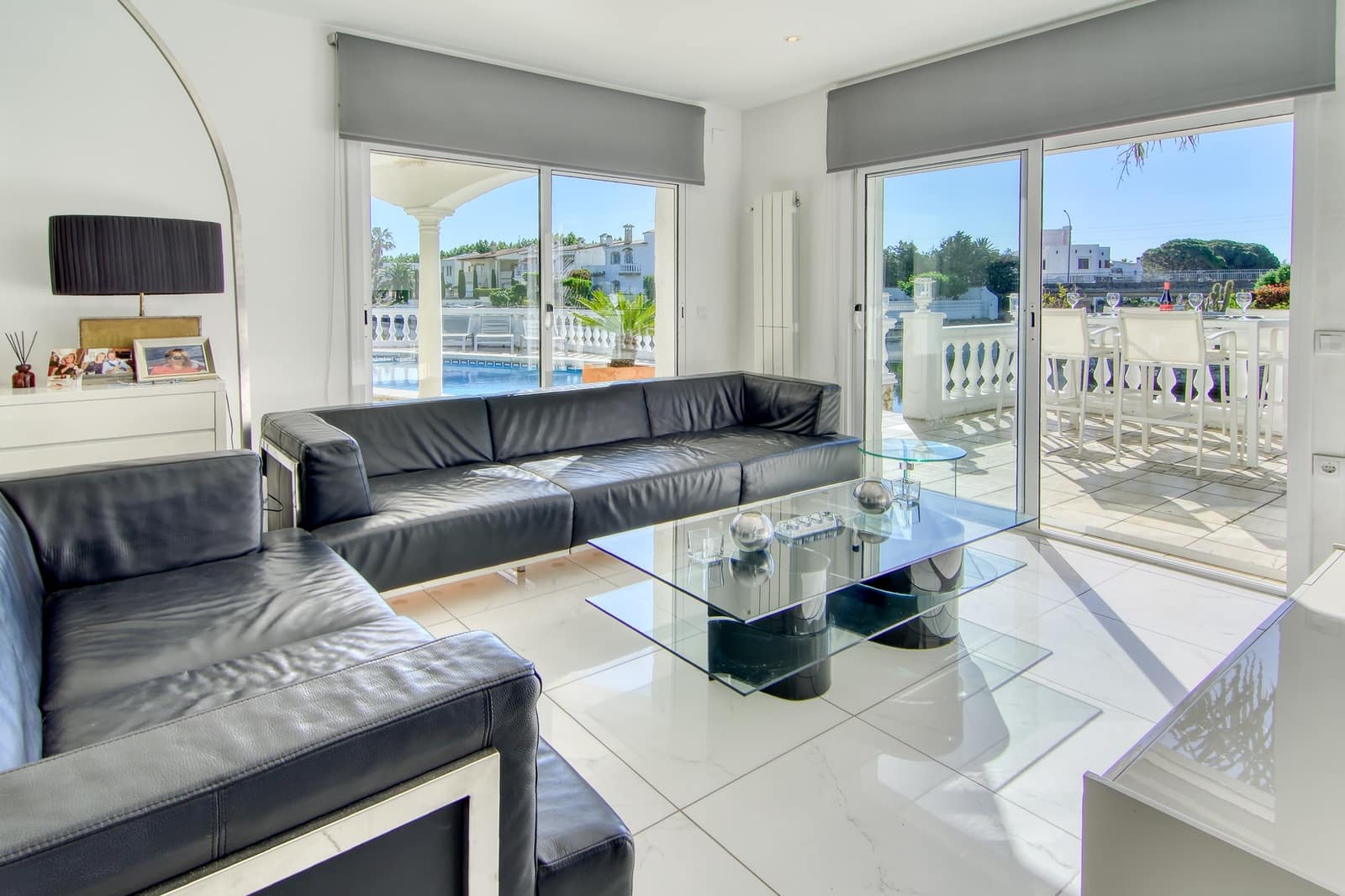 3 sypialnia Dom na sprzedaż w Empuriabrava z basenem garażem - 1 250 000 € (Ref: 10145030)
