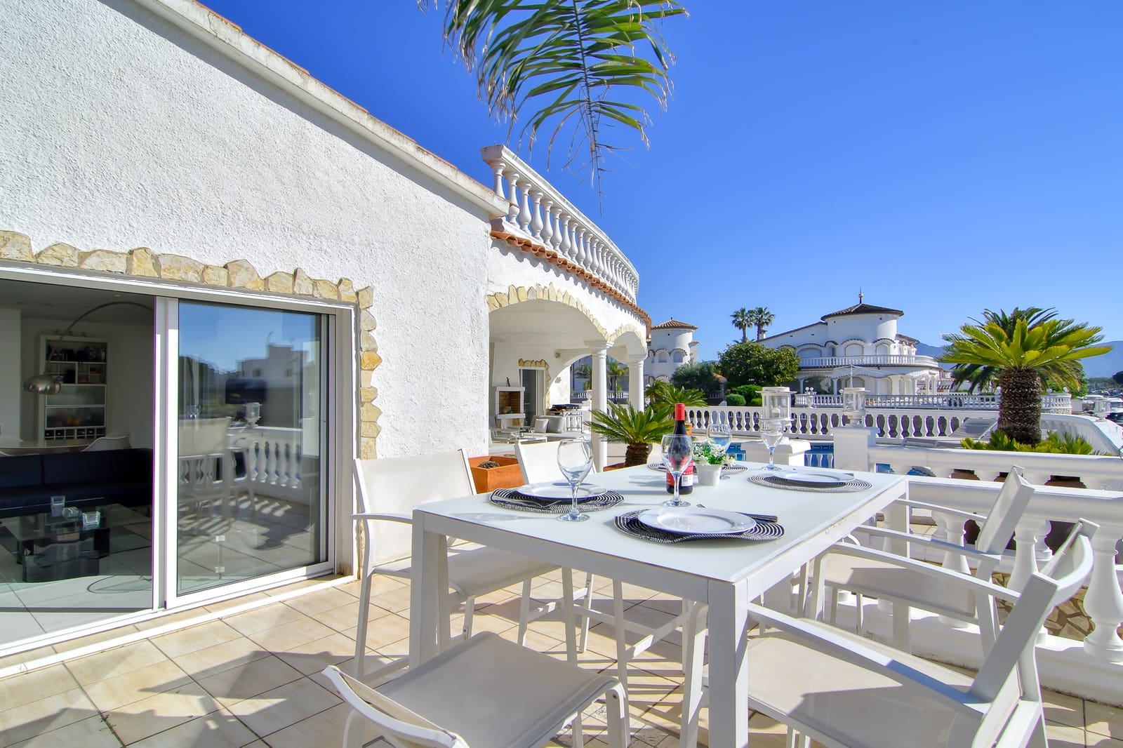 3 sypialnia Dom na sprzedaż w Empuriabrava z basenem garażem - 1 250 000 € (Ref: 10145030)