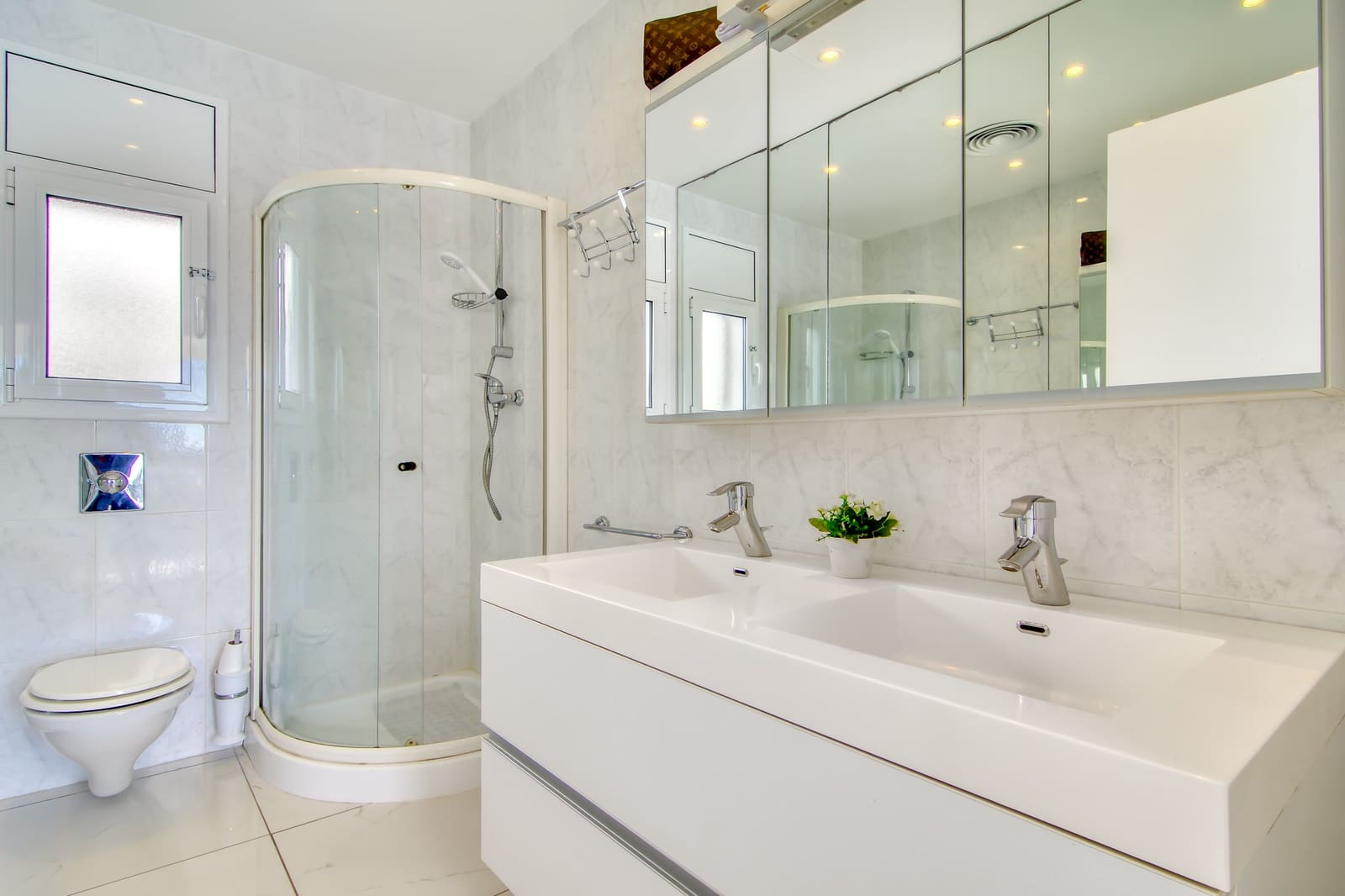 3 sypialnia Dom na sprzedaż w Empuriabrava z basenem garażem - 1 250 000 € (Ref: 10145030)