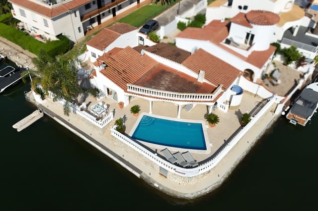 3 camera da letto Casa in vendita in Empuriabrava, Castelló d'Empúries con piscina garage - 1.250.000 € (Rif: 10145030)