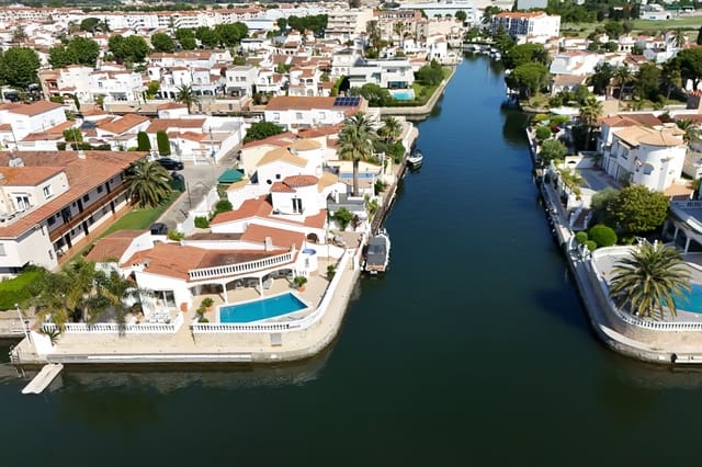 3 camera da letto Casa in vendita in Empuriabrava, Castelló d'Empúries con piscina garage - 1.250.000 € (Rif: 10145030)