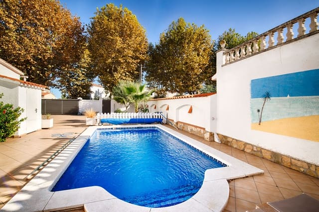 3 soveværelse Byhus til salg i Empuriabrava, Castelló d'Empúries med swimmingpool garage - € 870.000 (Ref: 10145076)