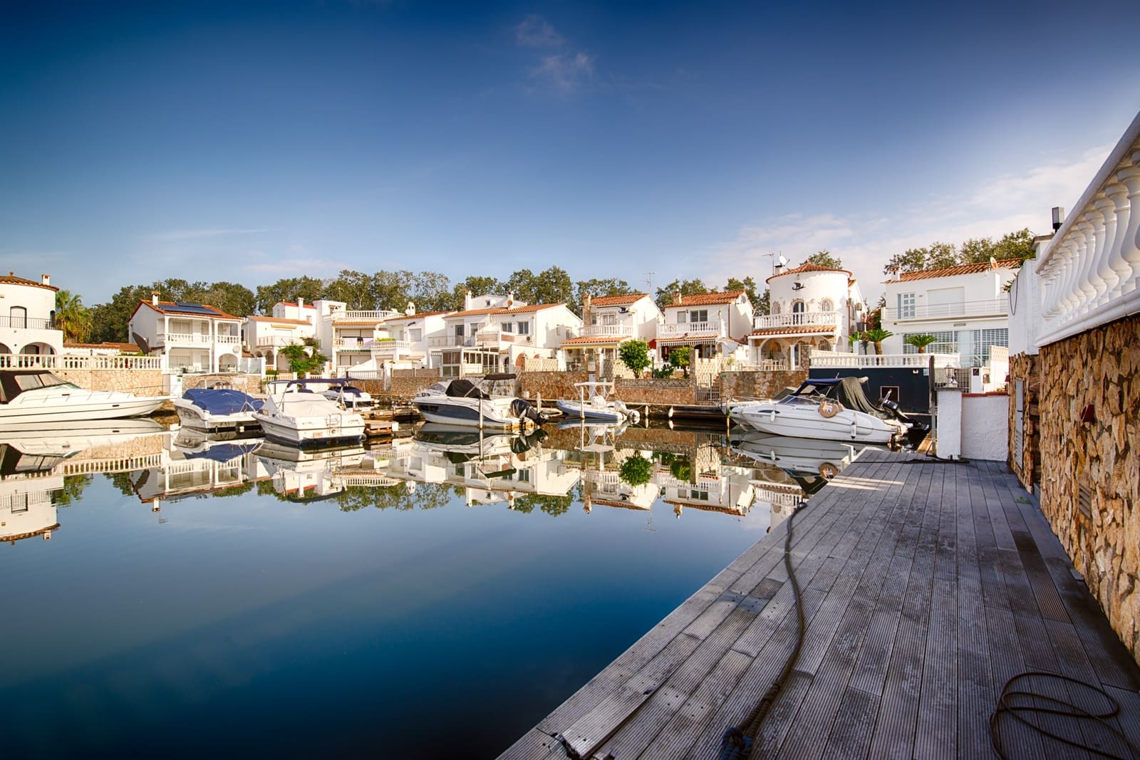 2 soveværelse Byhus til salg i Empuriabrava med swimmingpool garage - € 720.000 (Ref: 10163228)