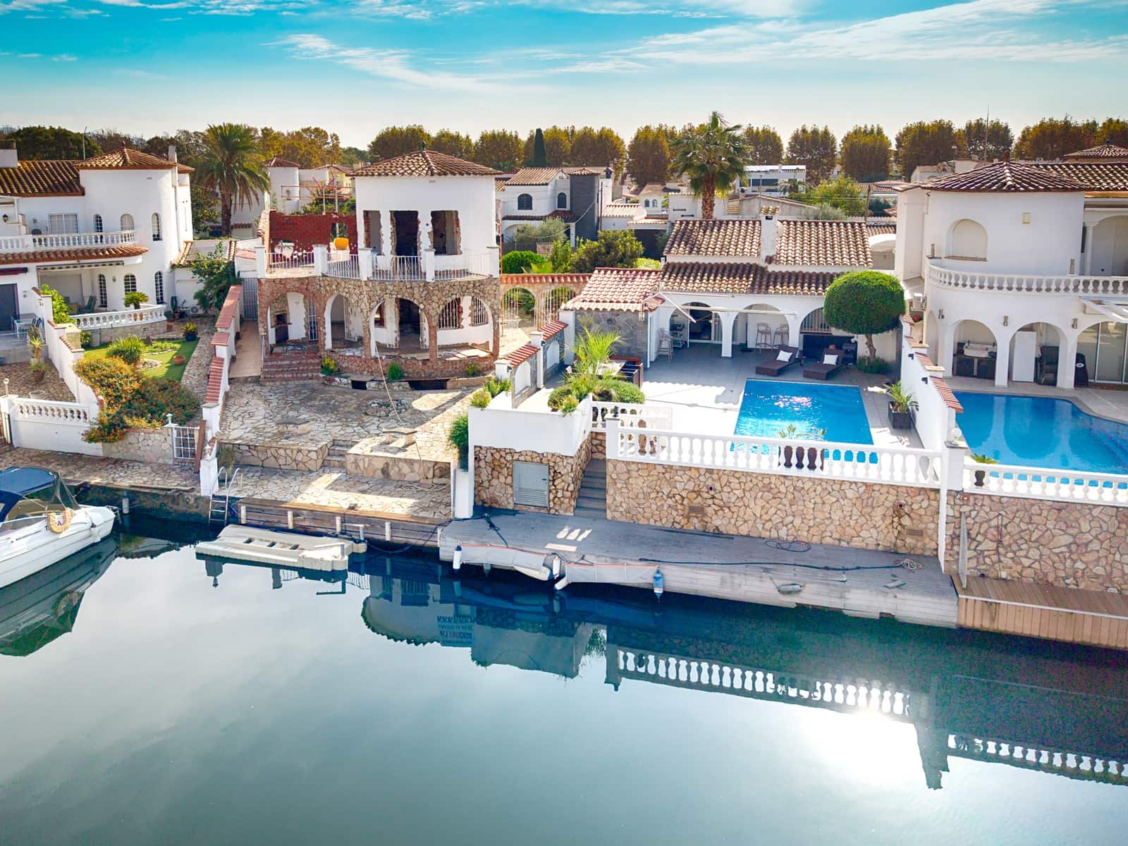2 soveværelse Byhus til salg i Empuriabrava med swimmingpool garage - € 720.000 (Ref: 10163228)