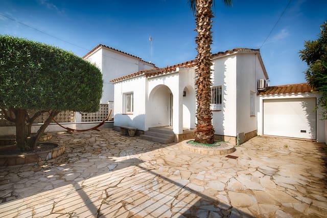 2 soveværelse Byhus til salg i Empuriabrava, Castelló d'Empúries med swimmingpool garage - € 720.000 (Ref: 10163228)