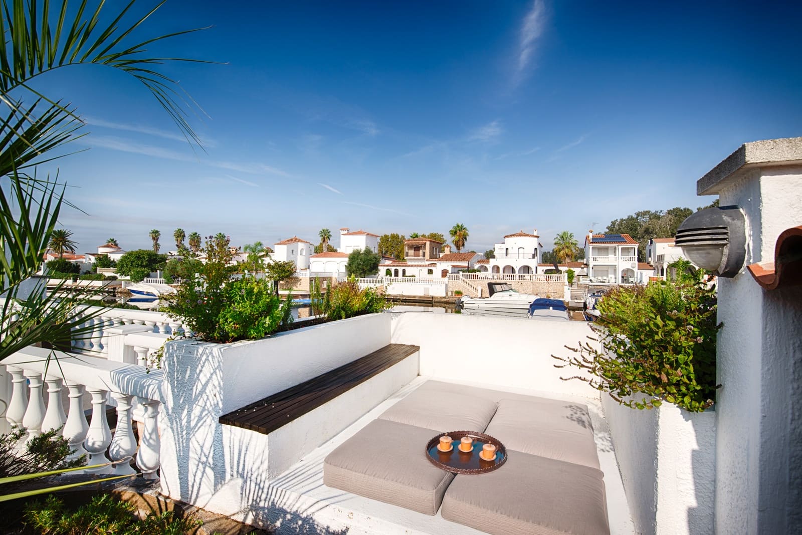 2 soveværelse Byhus til salg i Empuriabrava med swimmingpool garage - € 720.000 (Ref: 10163228)
